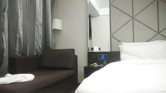 漂亮小姐姐_疼疼不行了_下面好疼_我不做了_身材高挑大长腿_被大鸡吧各种大力猛插小穴流白浆受不了嚎啕大哭下面流血了