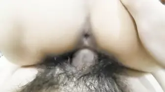 清纯眼镜反差嫩妹【UU睡不着】最新10.13号作品，排卵期与男友激情露脸造爱内射了，全程精彩